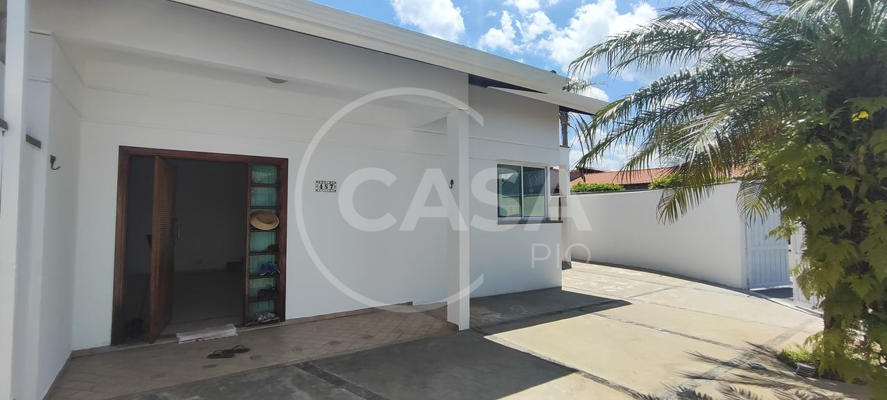 Casa a 400 m da praia em Peruibe