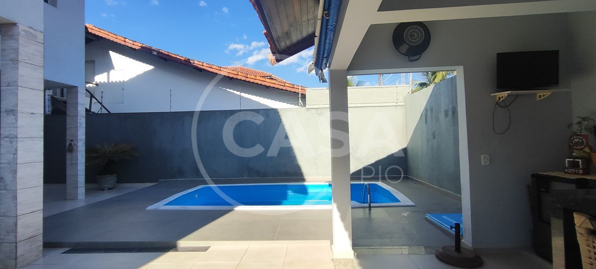 Sobrado com piscina