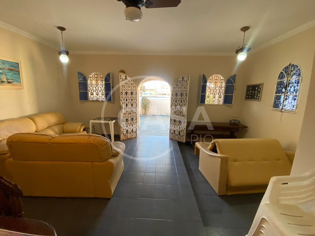 Casa a 300 m da praia em Peruibe