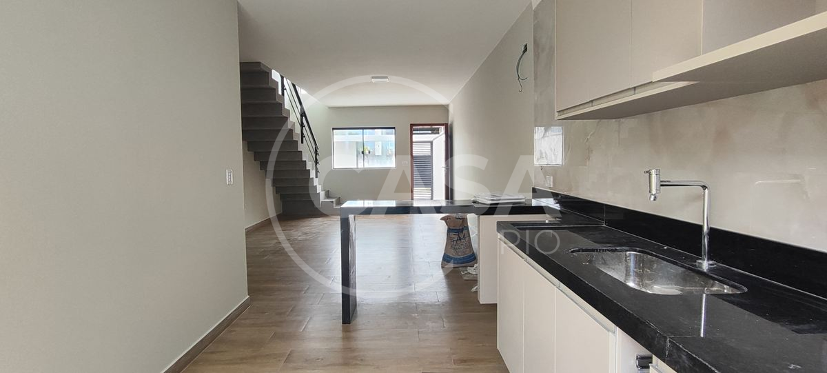 Casa nova com piscina para locação definitiva em Peruibe