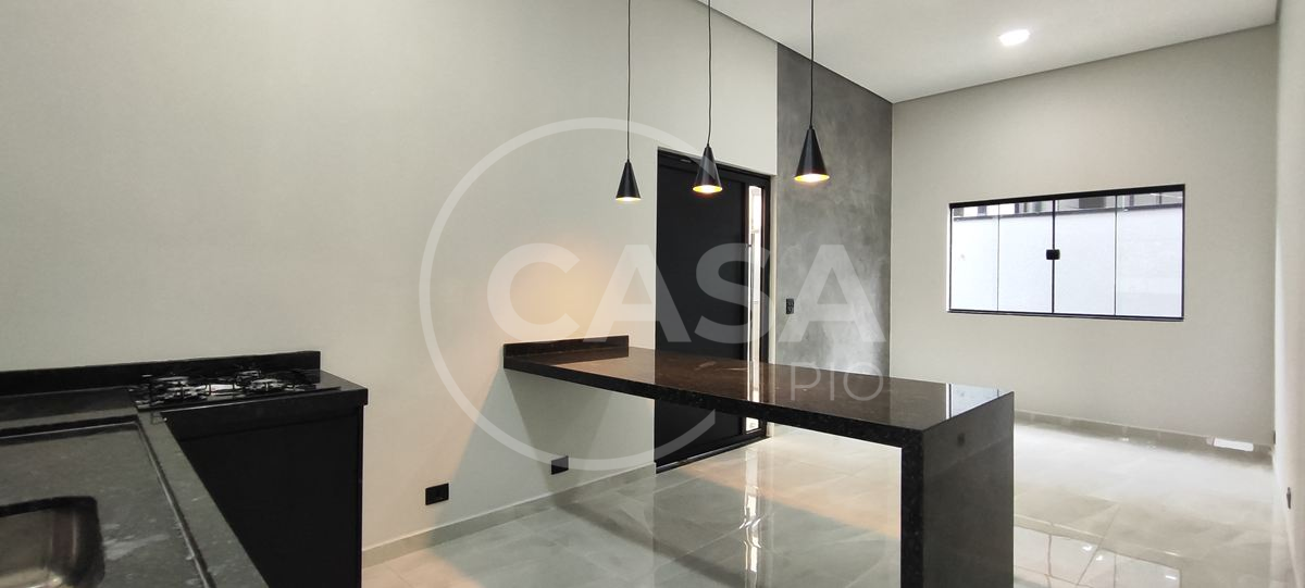 Casa Nova com Piscina à Venda em Peruibe