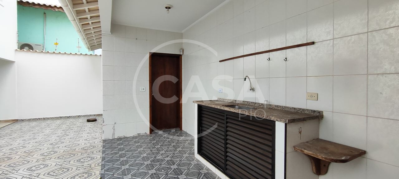 Sobrado á Venda em Peruíbe