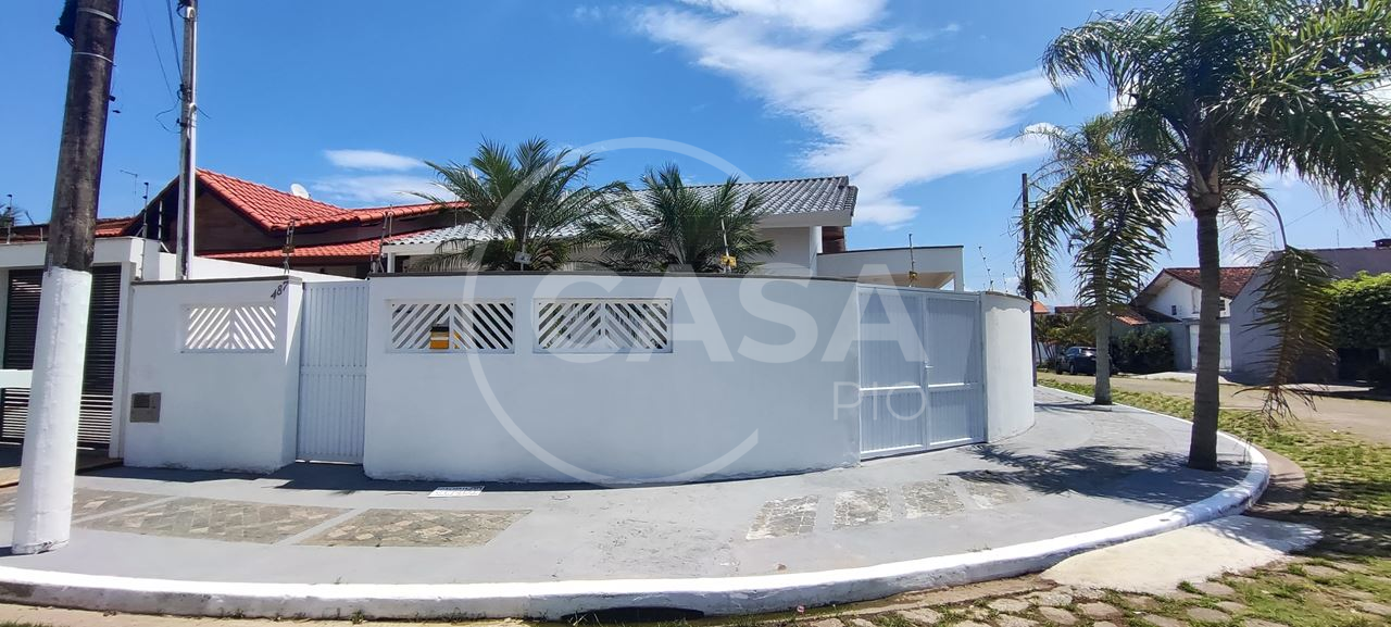 Casa a 400 m da praia em Peruibe