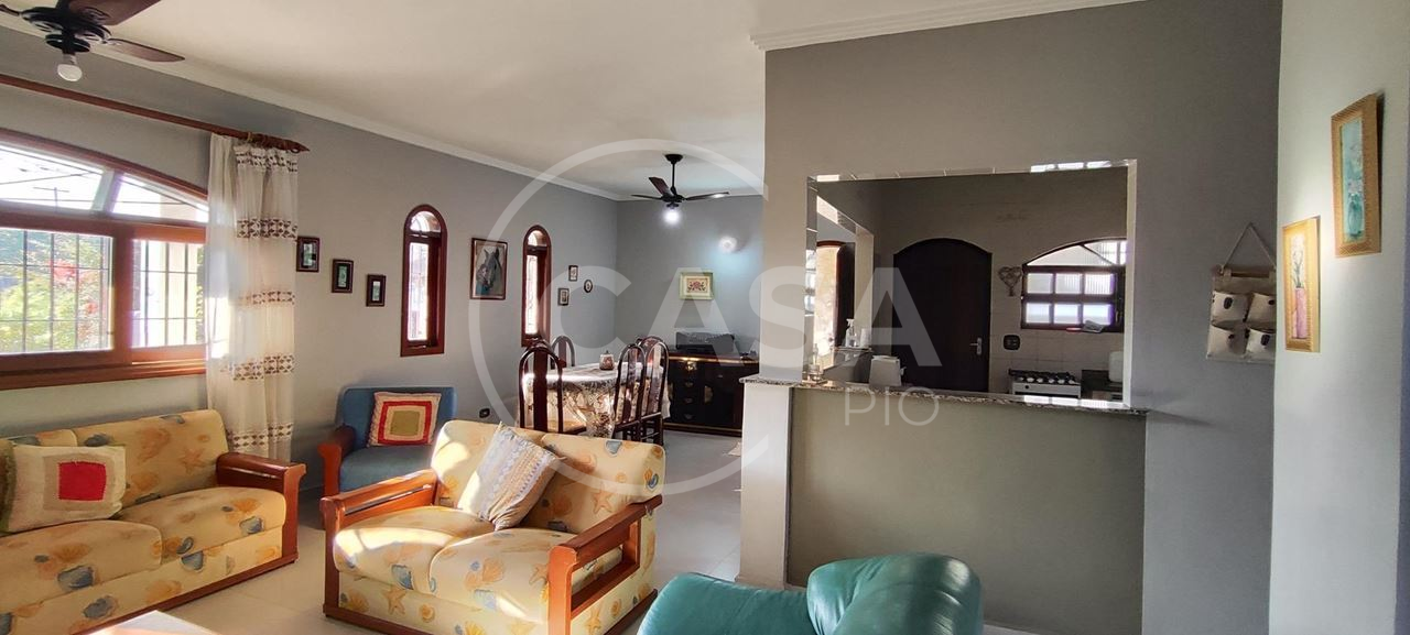 Casa a 500 m da praia em Peruibe