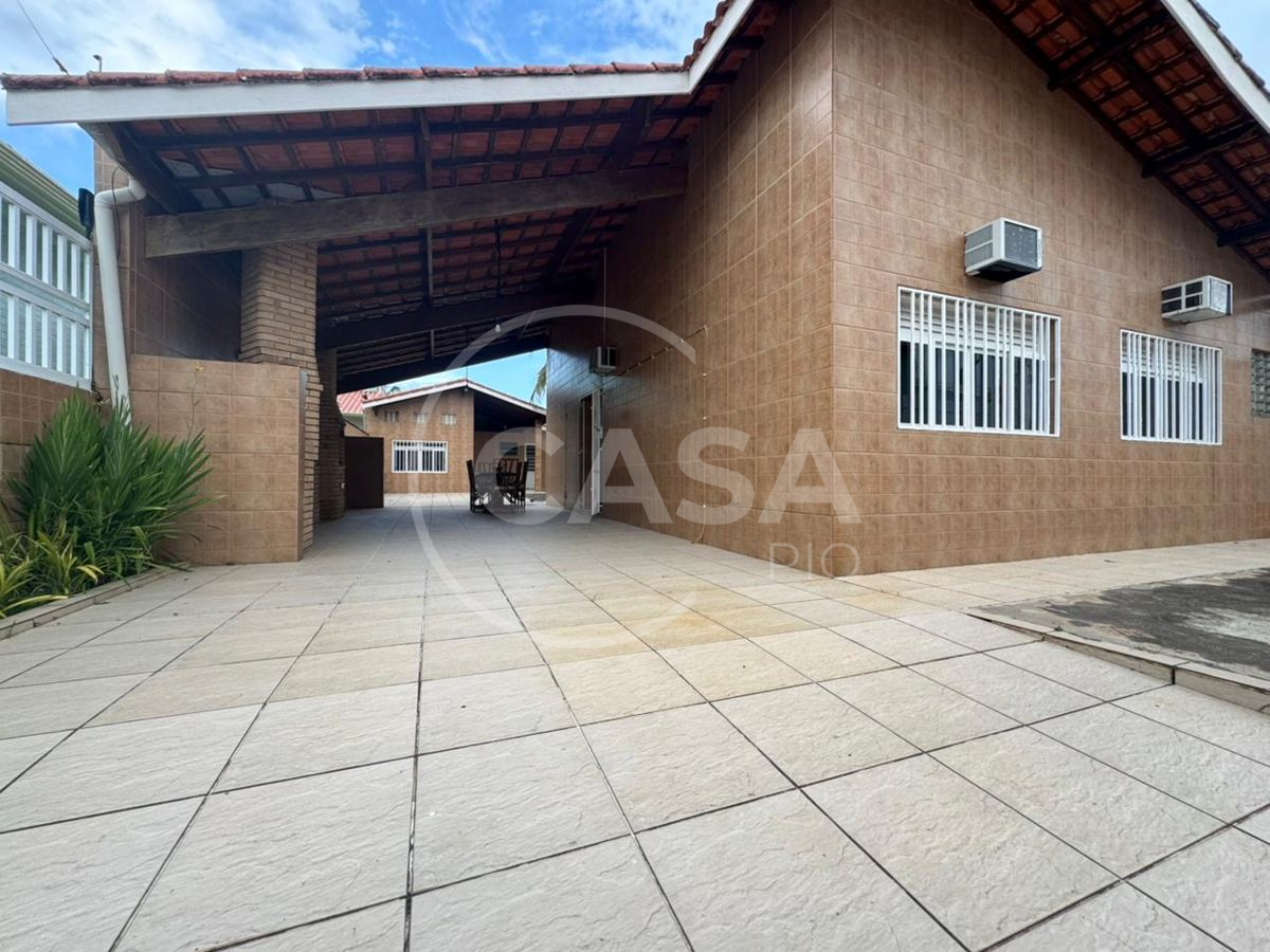Casa à Venda em Peruibe a apenas 200 m da praia!