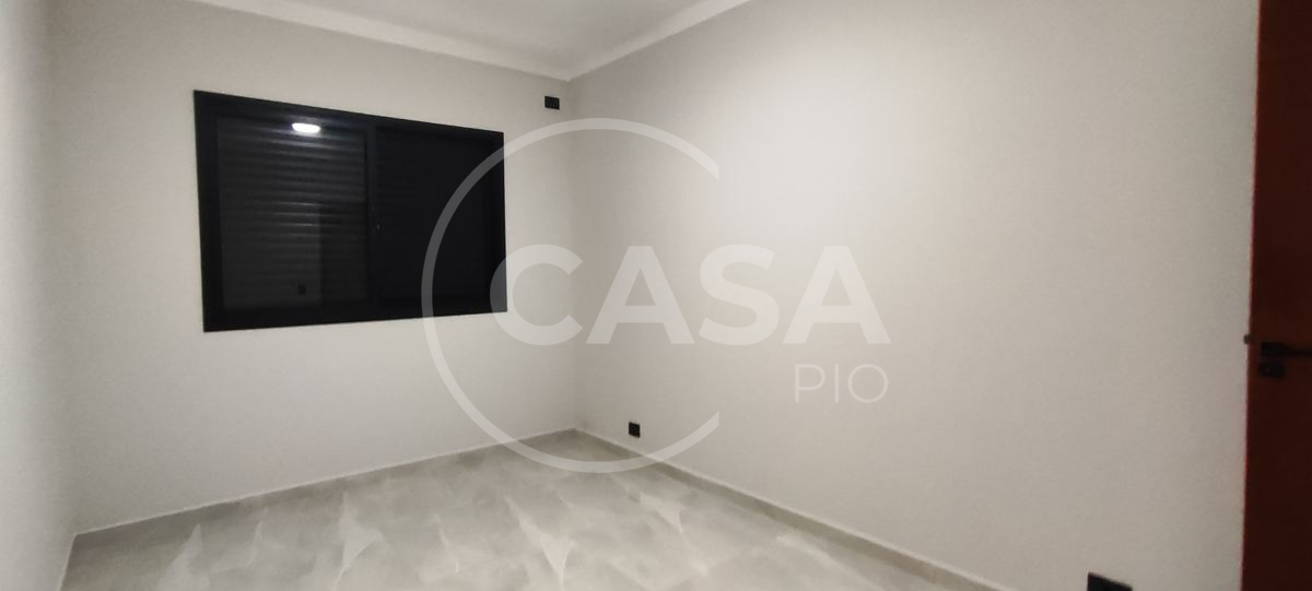 Casa Nova com Piscina à Venda em Peruibe