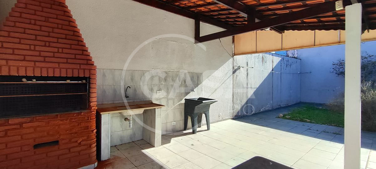 Casa a 600 m da praia em Peruibe