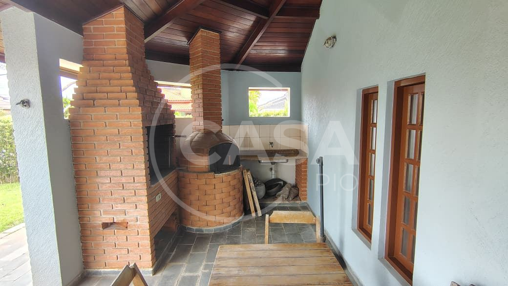 Sobrado à venda em condomínio fechado em Peruibe