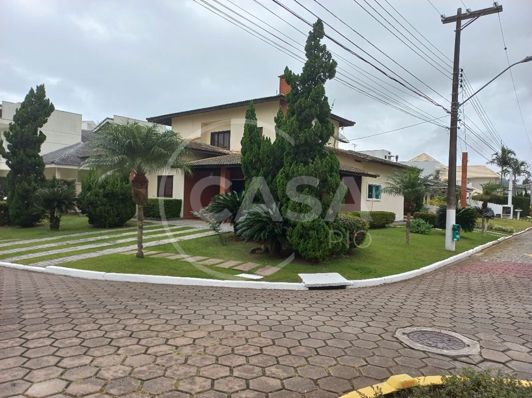 Casa em condomínio fechado