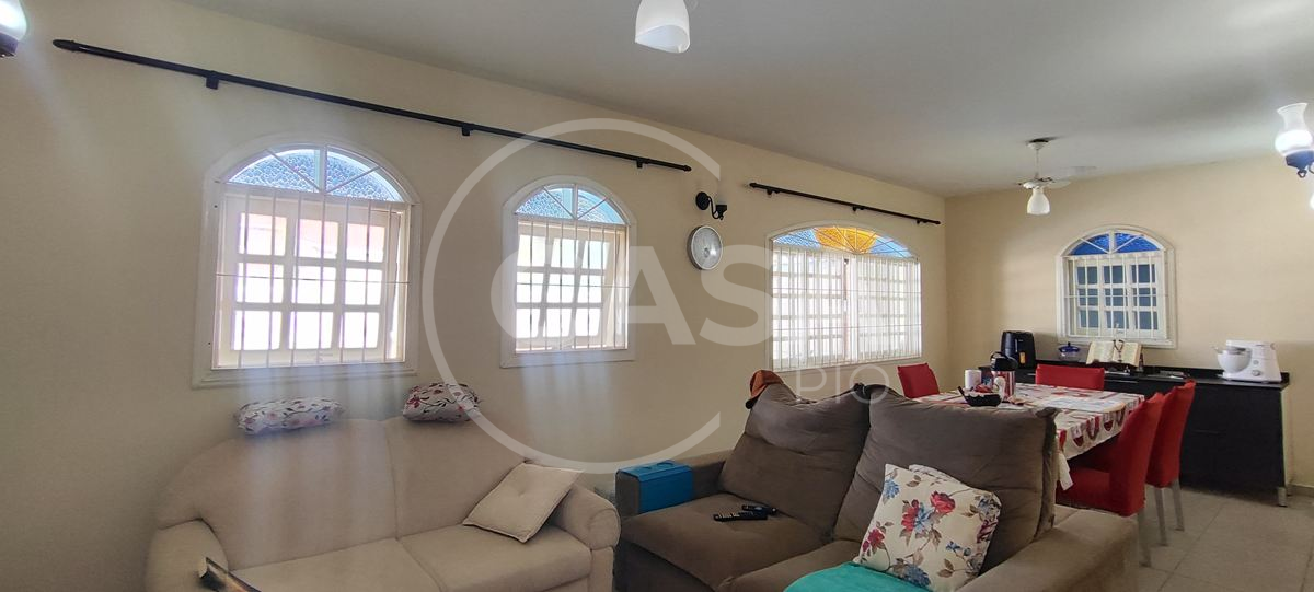 Casa com piscina à venda em Peruibe