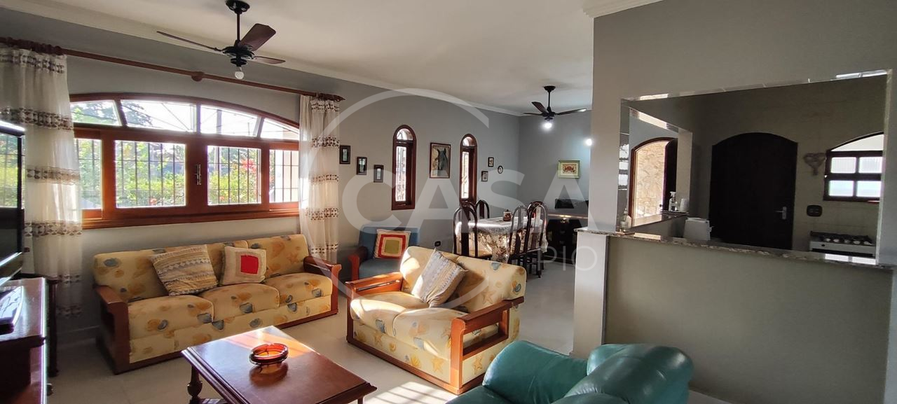 Casa a 500 m da praia em Peruibe