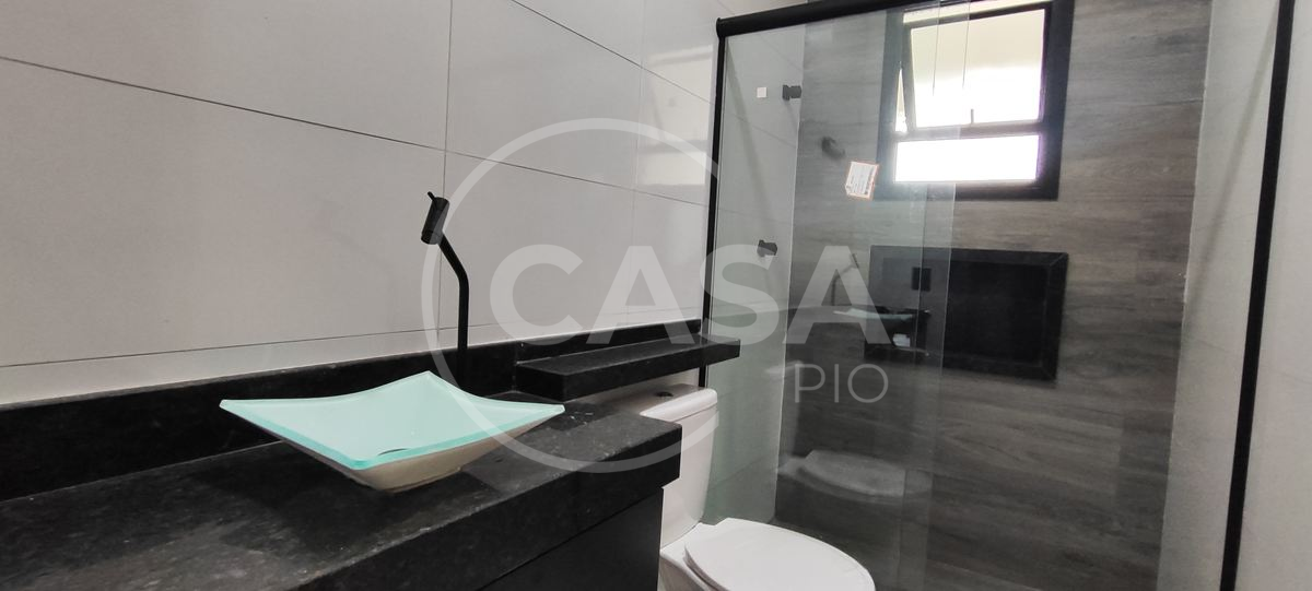 Casa Nova com Piscina à Venda em Peruibe