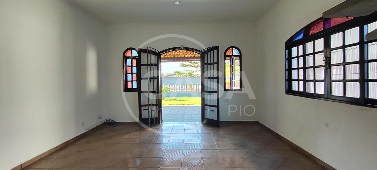 Casa a 600 m da praia em Peruibe