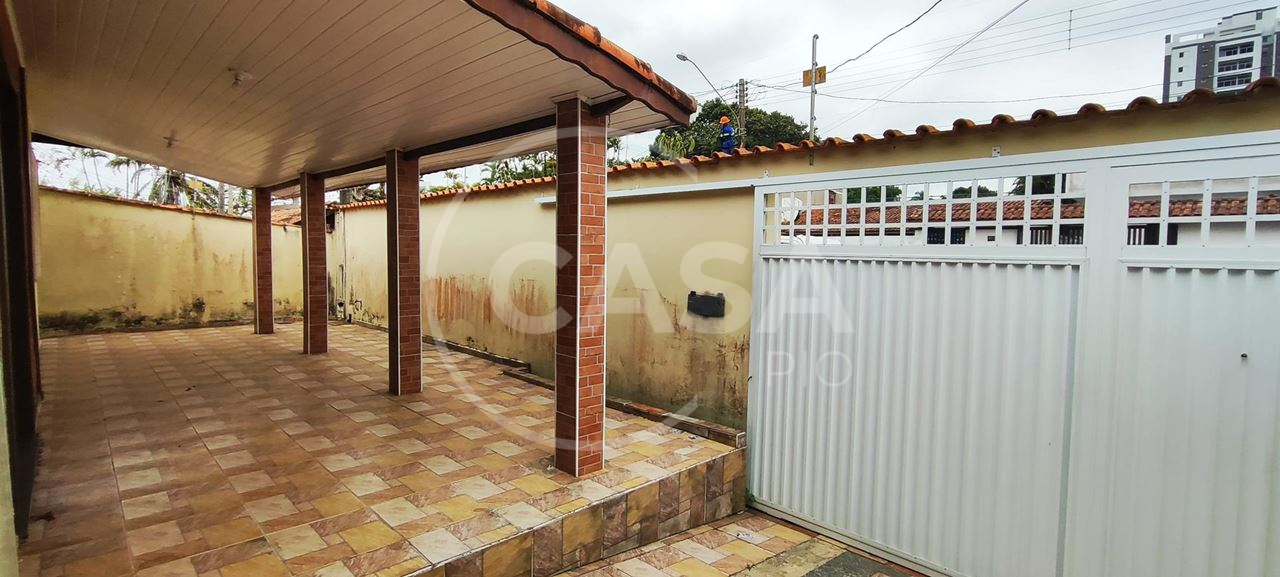 Casa á Venda no centro de Peruíbe