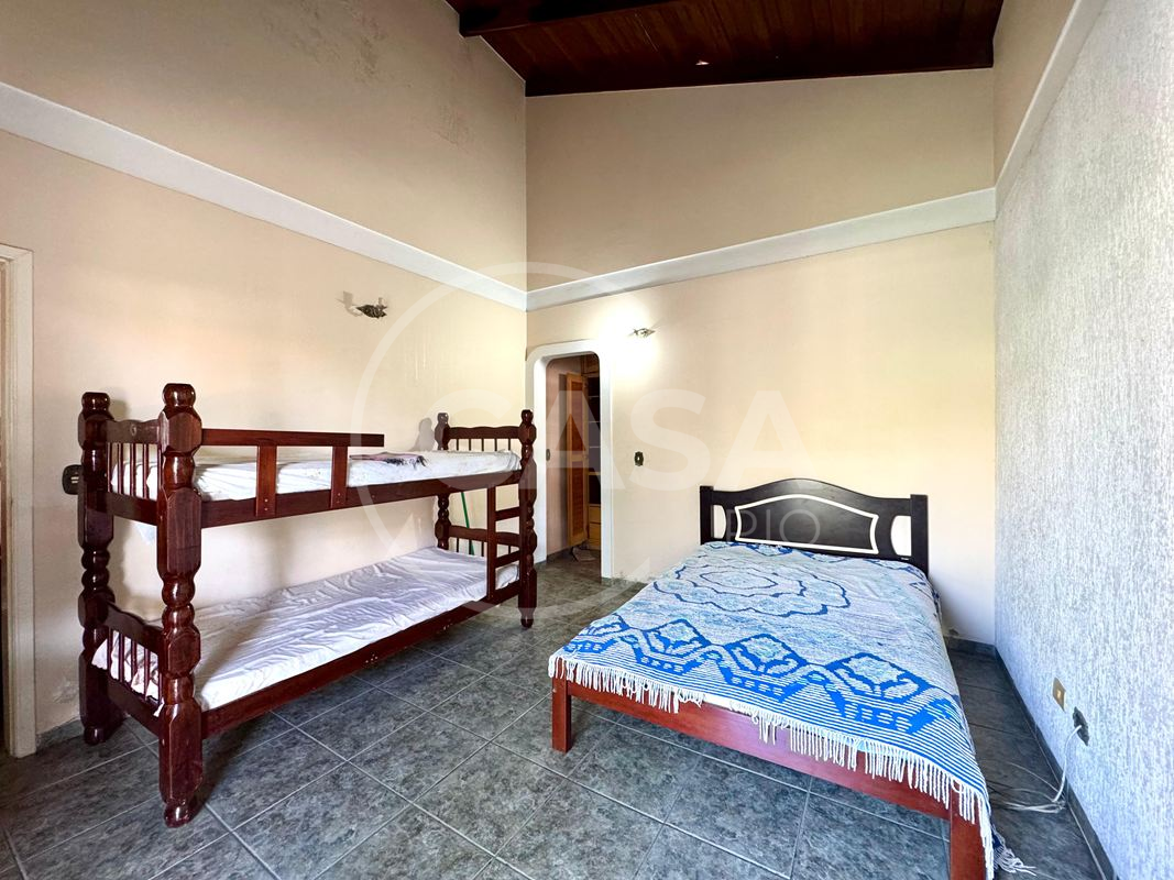 Oportunidade- Casa em dois lotes a 200 m da praia em Peruibe