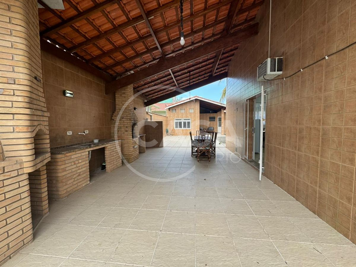 Casa à Venda em Peruibe a apenas 200 m da praia!