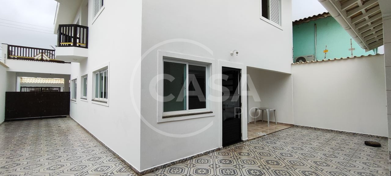 Sobrado á Venda em Peruíbe