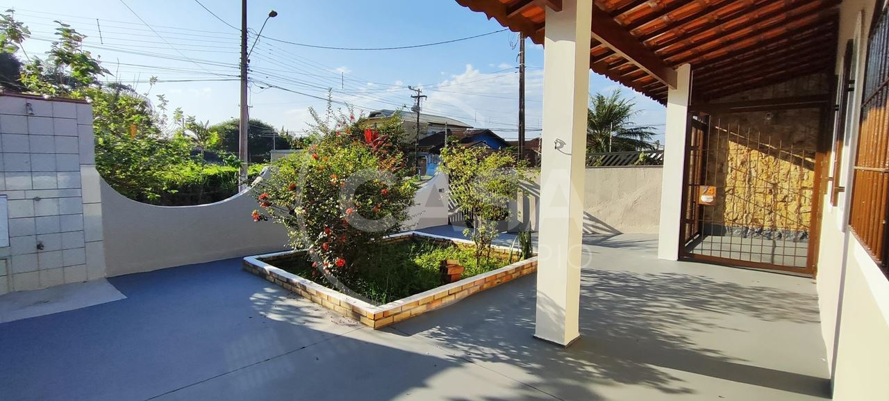 Casa a 500 m da praia em Peruibe