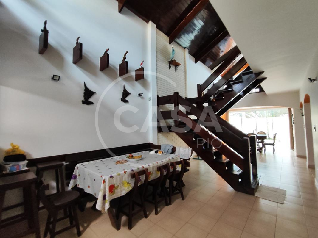 Sobrado a 100 m da praia