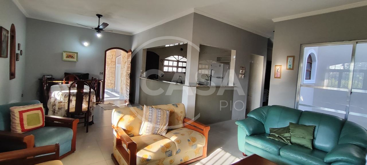 Casa a 500 m da praia em Peruibe