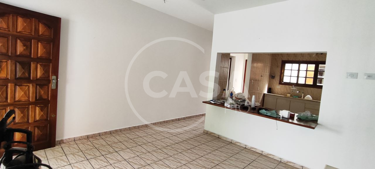 Casa com piscina a 300 m da praia