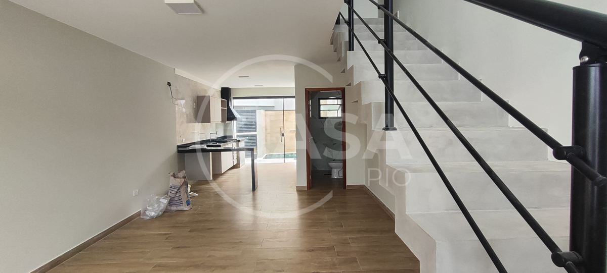 Casa nova com piscina para locação definitiva em Peruibe