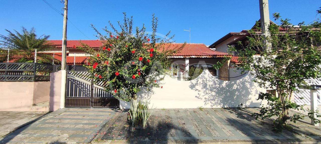 Casa a 500 m da praia em Peruibe