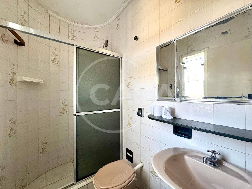 Oportunidade- Casa em dois lotes a 200 m da praia em Peruibe