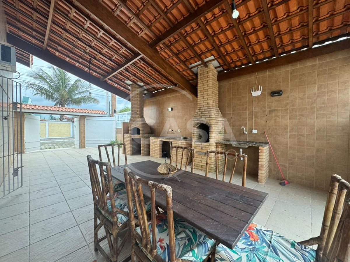 Casa à Venda em Peruibe a apenas 200 m da praia!