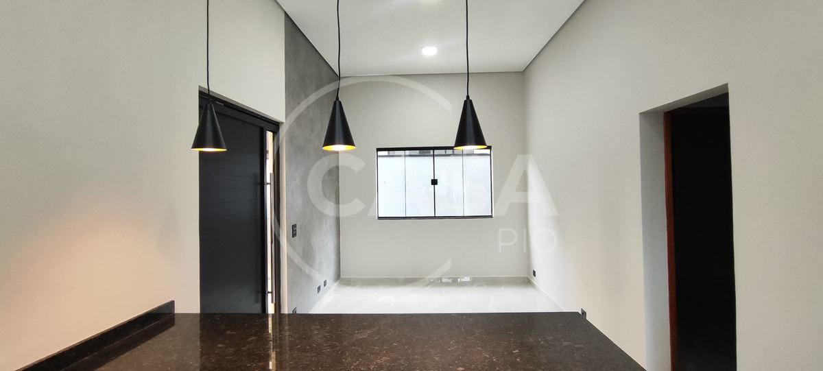 Casa Nova com Piscina à Venda em Peruibe